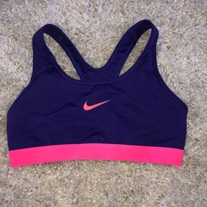 Nike sports bra size small